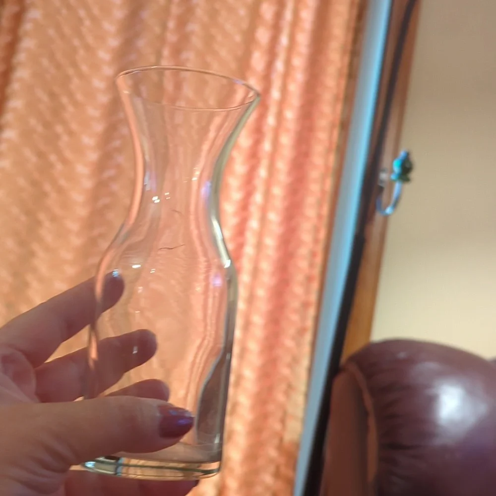 Elegant Clear Glass Mini Vase Or Wine Decanter.